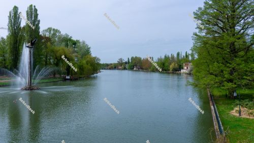 The Holt-Körös river (`Szarvasi-Holt-Körös`) in Szarvas, Bek The Holt-Körös river (`Szarvasi-Holt-Körös`) in Szarvas, Bek