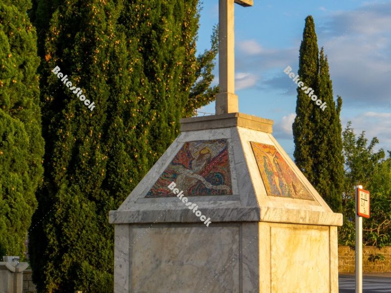 Column (cross) 'Beli Kriz' at sunset, Portoroz, Piran, Obalno-kr Column (cross) 'Beli Kriz' at sunset, Portoroz, Piran, Obalno-kr