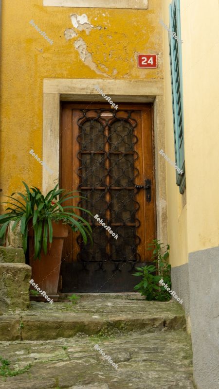 Closed wooden entrance door, Piran, Obalno-kraska, Slovenia, Jun Closed wooden entrance door, Piran, Obalno-kraska, Slovenia, Jun