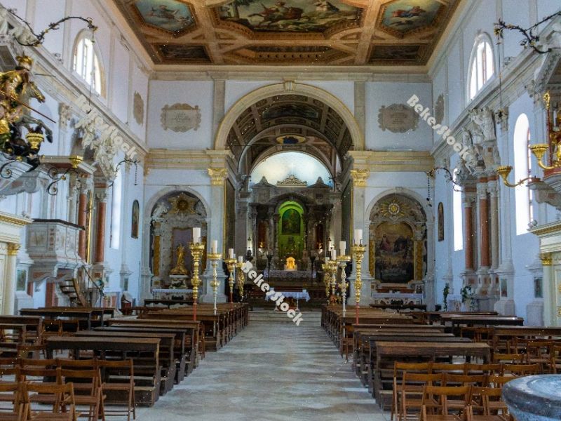 Inside St George's Cathedral, `Župnijska cerkev sv. Jurija`, Po Inside St George's Cathedral, `Župnijska cerkev sv. Jurija`, Po