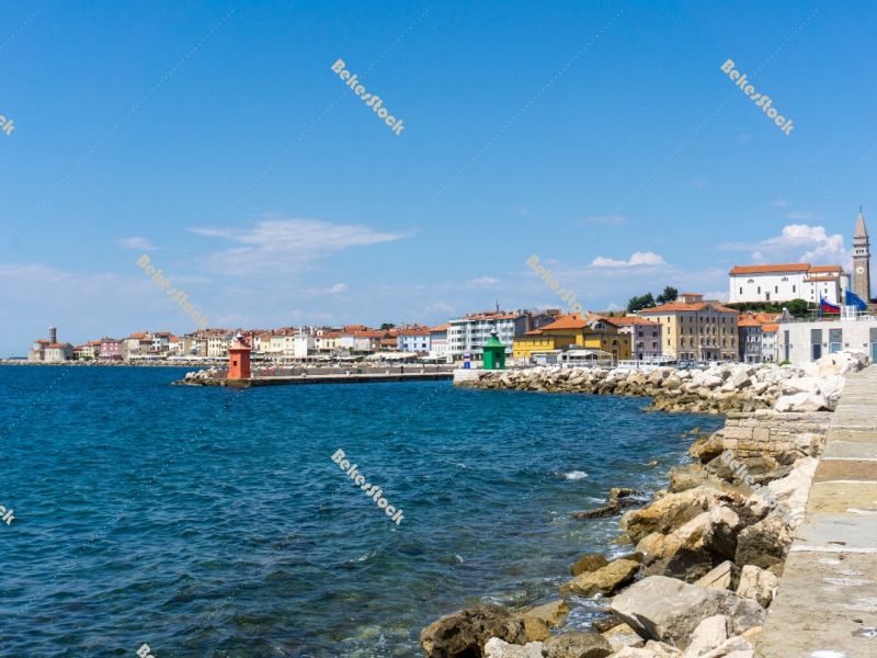 Beach promenade in Piran. Portoroz, Piran, Obalno-kraska, Sloven Beach promenade in Piran. Portoroz, Piran, Obalno-kraska, Sloven