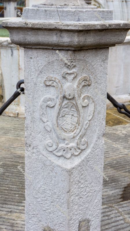Coat of arms on the column next to the Da Ponte fountain (`Da Po Coat of arms on the column next to the Da Ponte fountain (`Da Po