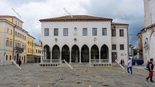 Loggia Palace (Slovenian: `Loža`, Italian: `palazzo della Loggi Loggia Palace (Slovenian: `Loža`, Italian: `palazzo della Loggi