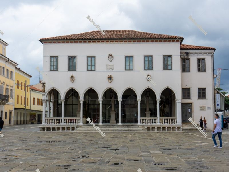 Loggia Palace (Slovenian: `Loža`, Italian: `palazzo della Loggi Loggia Palace (Slovenian: `Loža`, Italian: `palazzo della Loggi